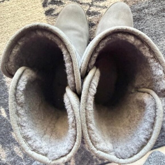 UGG  Amie - Classic Slim Water Resistant Short Women's Boot. 8 1/2 M, Grey suede - Picture 6 of 6